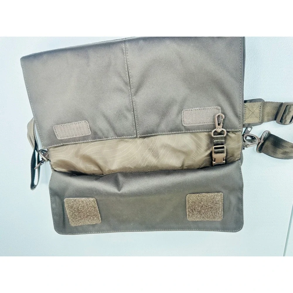 Incase Messenger Bag Laptop Briefcase Unisex OS Brown Good Padded Tech Carryall